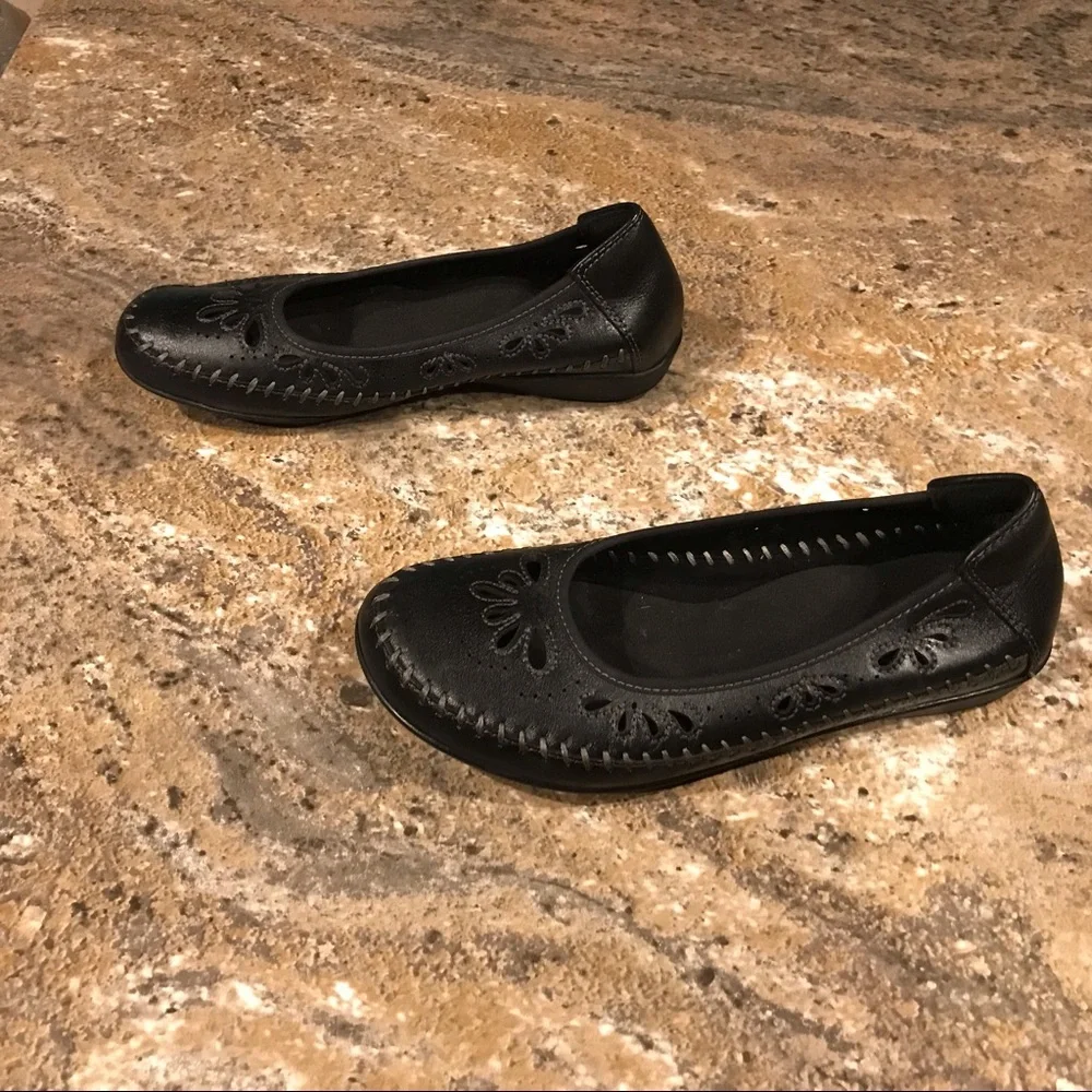 Earth Black Leather Shoes - Picture 3 of 11
